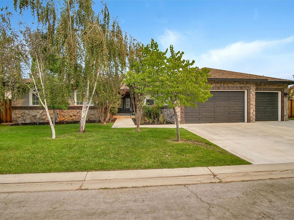 1st image of 425 Bobbys Ln