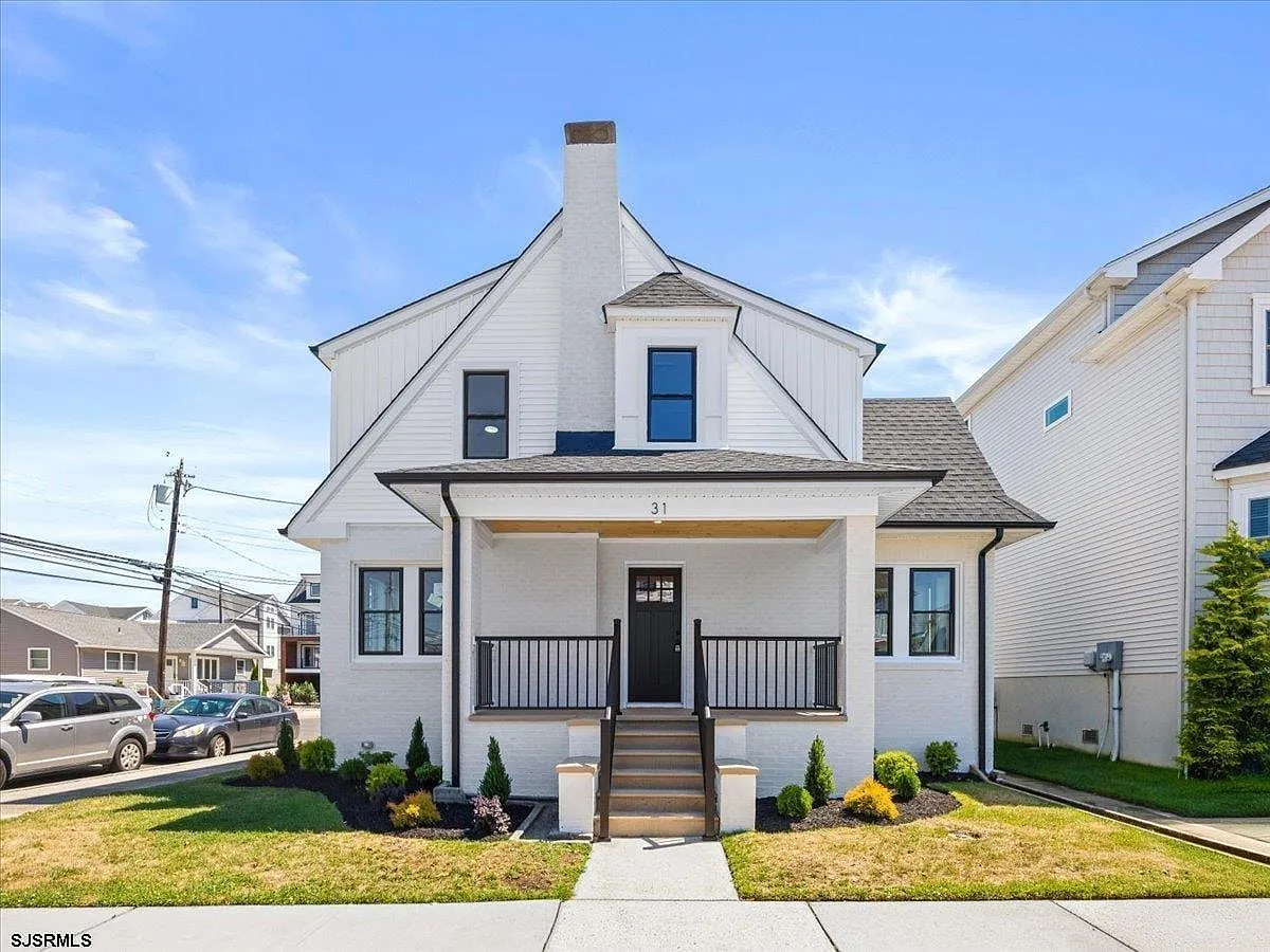 4 bed, 2.5 bath, $90,000 — Photo 1