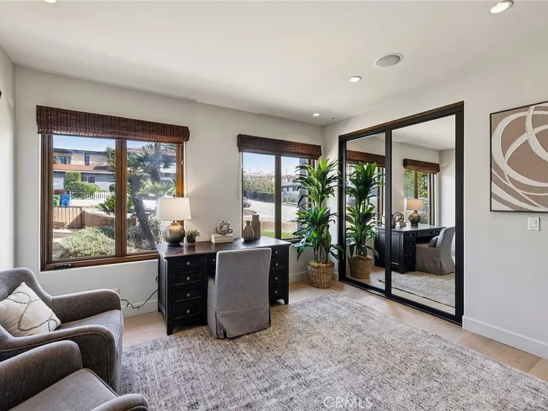 215 S Poinsettia Ave — Photo 28