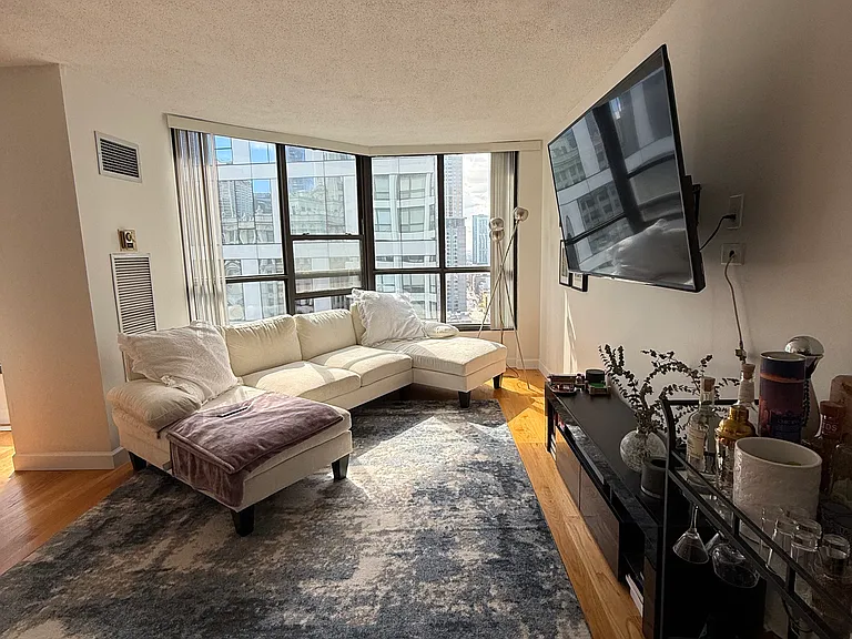 405 N Wabash Ave #1605 — Photo 1