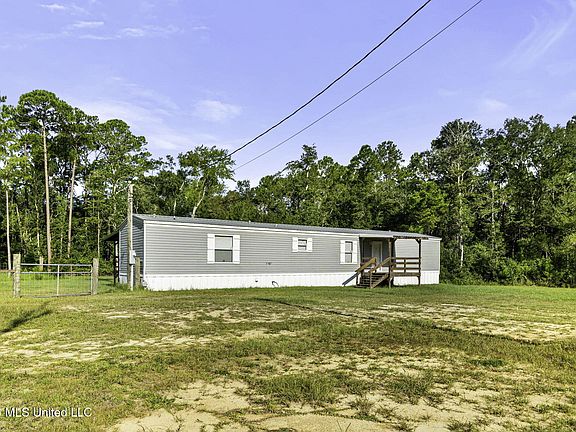 2nd image of 17427 Gardenia St