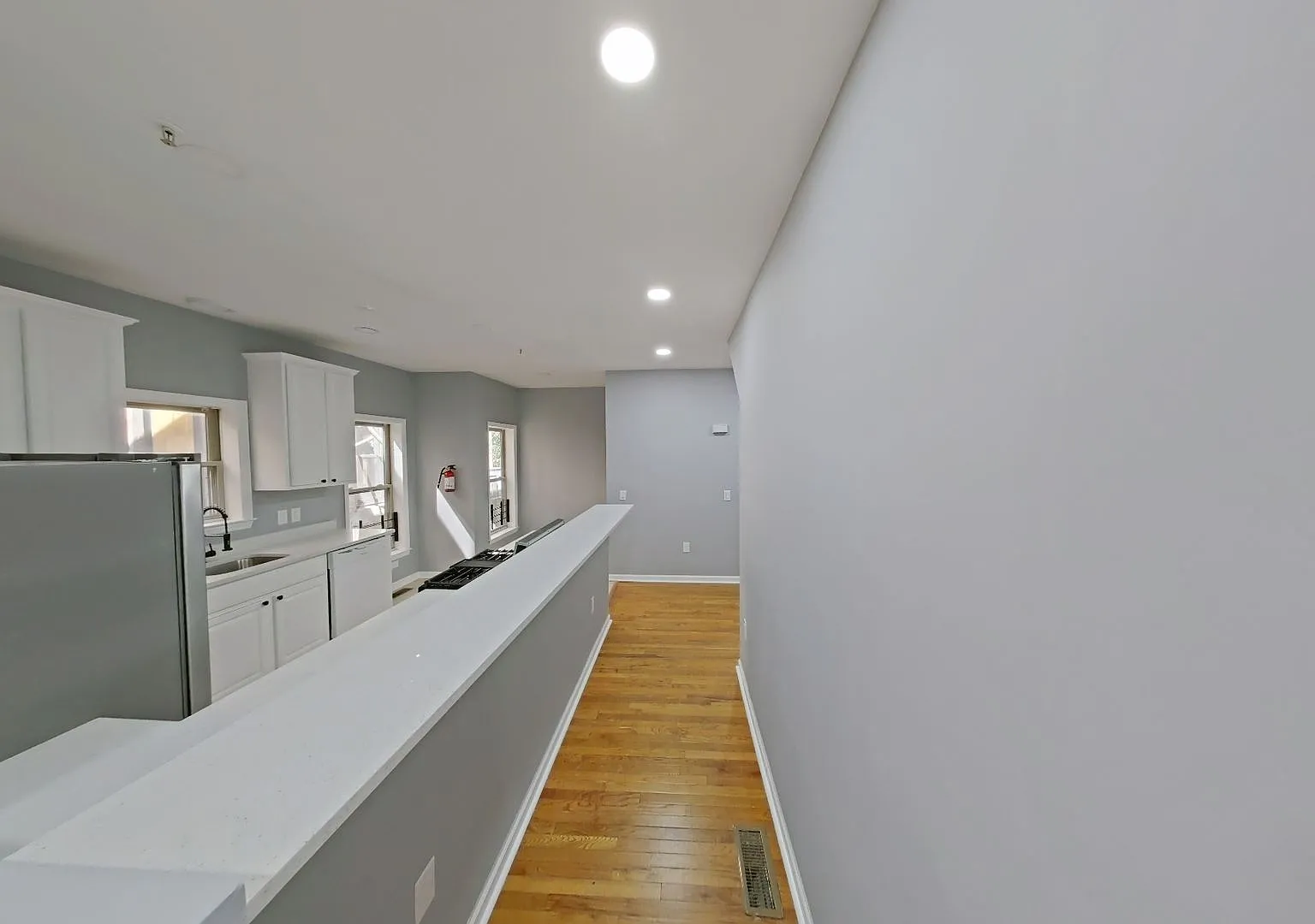 1831 W Diamond St — Photo 2