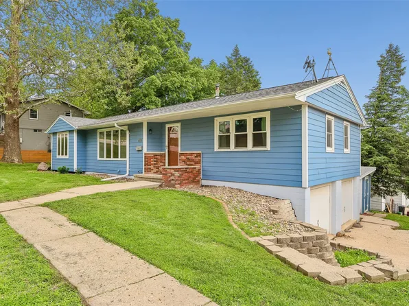 700 Division St, Guthrie Center, IA 50115