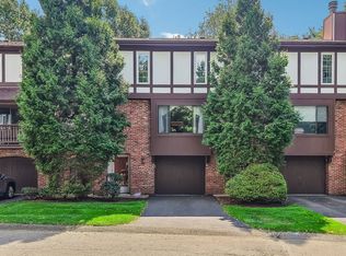 330 Woodbridge Dr, Pittsburgh, PA 15237