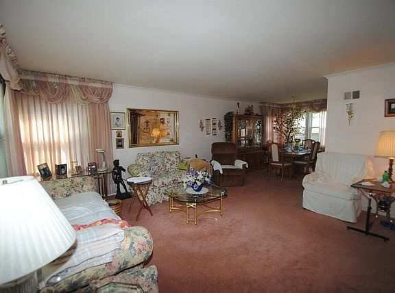 4th image of 1920 Newcastle Ave