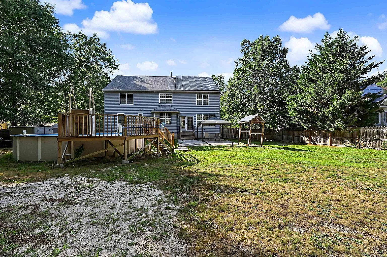 6 bed, 3155 sqft, $3,700 — Photo 2