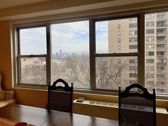 3rd image of 225 Saint Pauls Ave #706