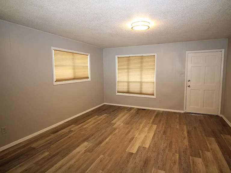 2720 Randleman Rd — Photo 14