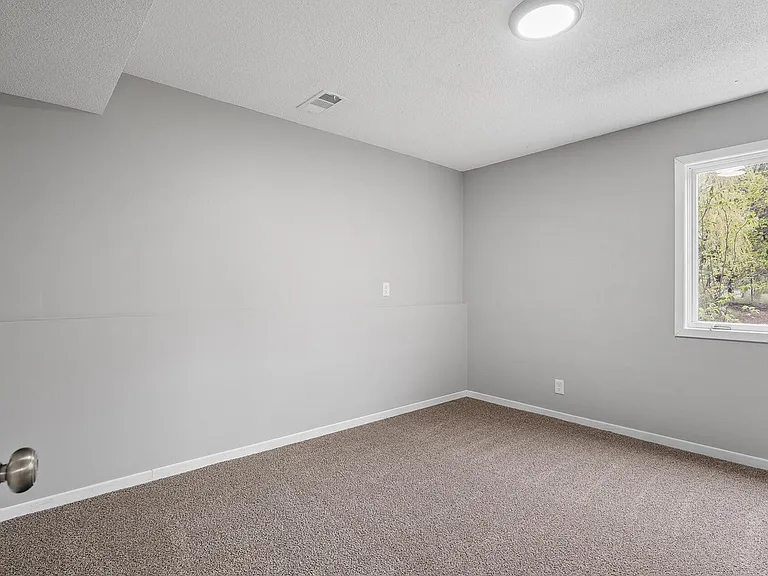 5801 Covington Ter — Photo 20