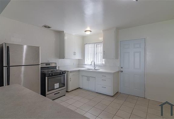 5th image of 3868 Potomac Ave APT 6