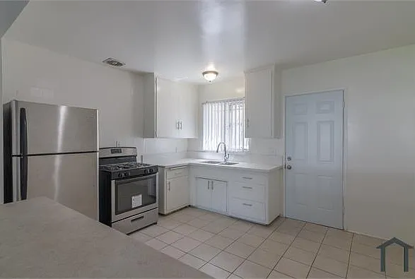 3868 Potomac Ave #6 — Photo 5