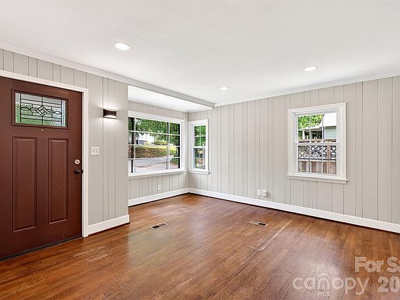 4th image of 24 Dallas St