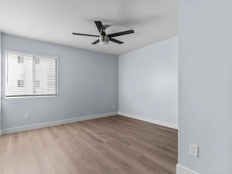 273 South Bonnie Brae — Photo 20