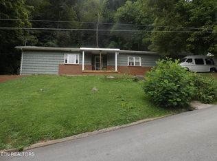 137 Horseshoe Dr, Pineville, KY 40977