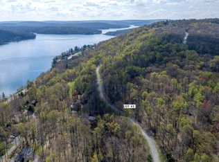 43 Ridgewood Dr, Oakland, MD 21550