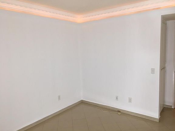 3rd image of 2548 Avenida Del Vis