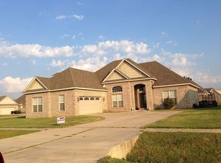 901 Rue Royale Dr, Marion, AR 72364