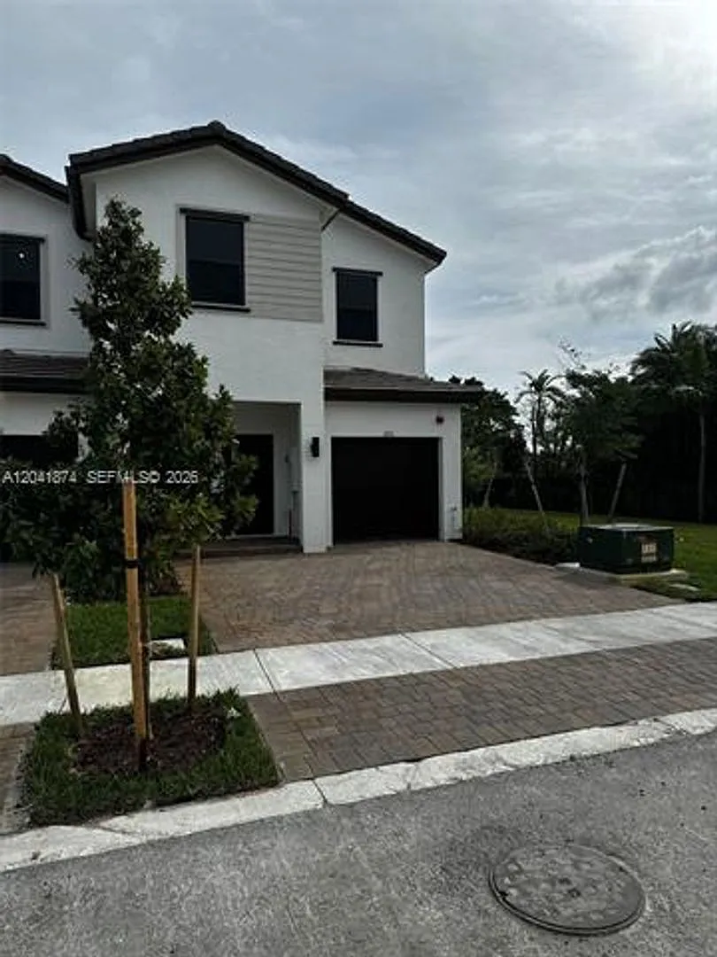 285 SW 159th Ln th 285 Pembroke Pines, FL 33027 — Photo 2