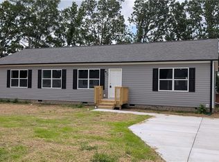 2189 Meadow Ridge Ln, Burlington, NC 27217