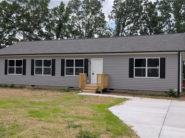 2189 Meadow Ridge Ln, Burlington, NC 27217