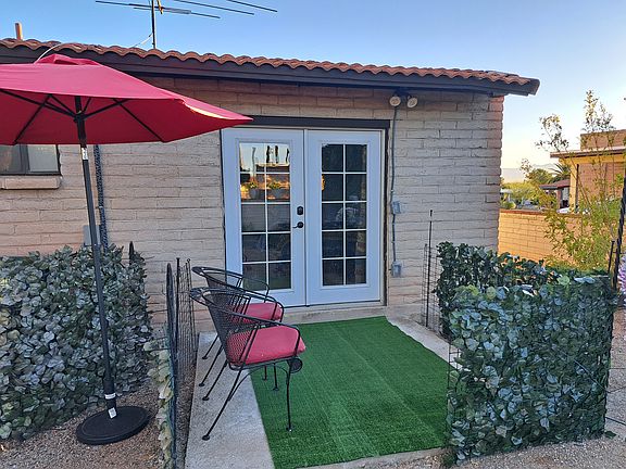 5th image of 942 S Abrego Dr #1