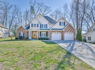 223 Cheshire Ln, Piney Flats, TN 37686