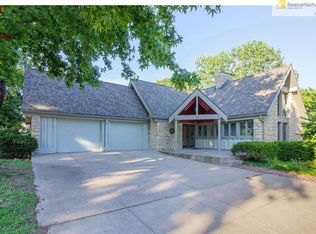 108 NW Teakwood St, Lees Summit, MO 64064