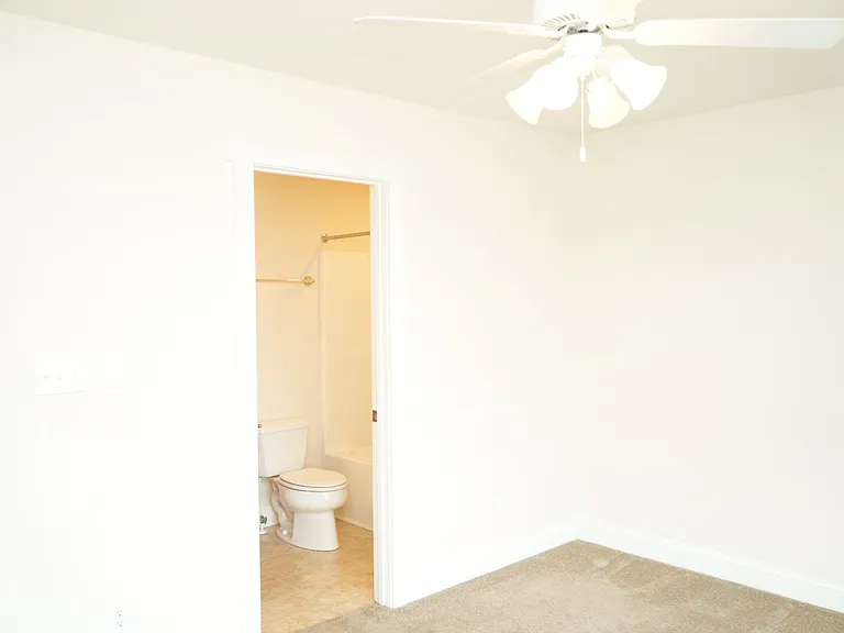 306 Marquette Ct — Photo 22