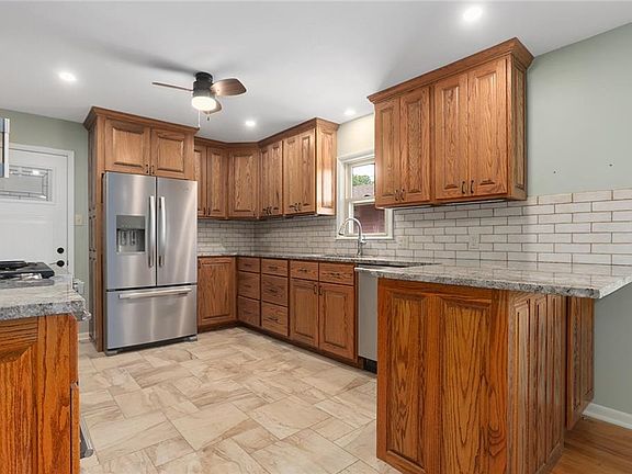 2nd image of 3706 W Nickell Ter
