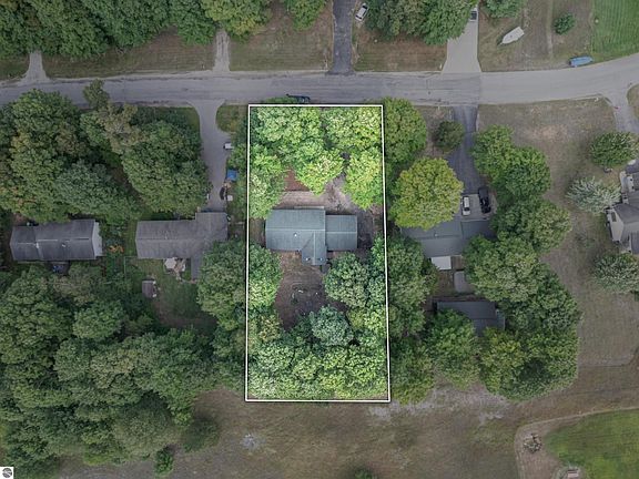 4th image of 342 Waxwing Dr