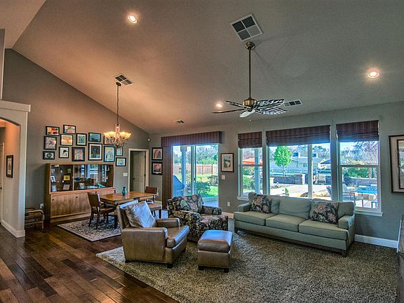 5th image of 22495 Frisbie Ln