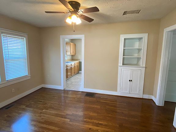 3rd image of 823 E 15th Ave