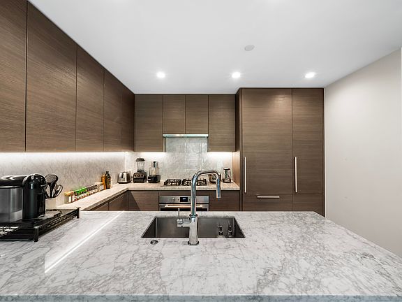 5th image of 308 Morrissey Rd #405