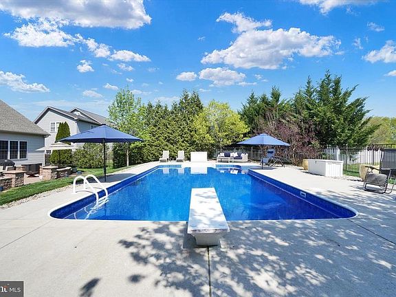 2nd image of 1510 Glenleigh Dr