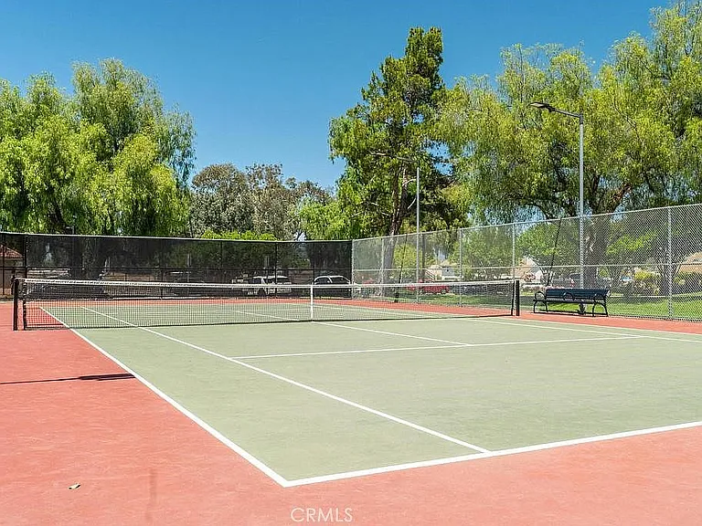 Just steps away via private Paseo access, Summit Park features tennis and pickleball courts, a covered jungle gym, picnic areas, and a community center for family fun and outdoor enjoyment.