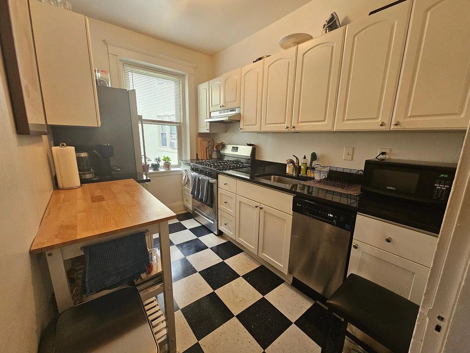 1 bed, 550 sqft, $2,500 — Photo 2