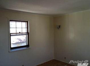 87 Bell St, Valley Stream, NY 11580