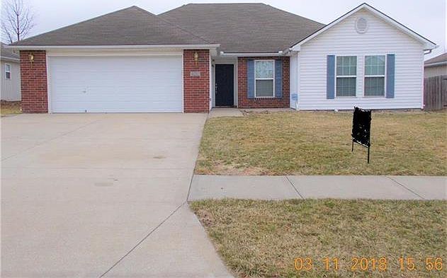 1st image of 422 SW Graystone Dr