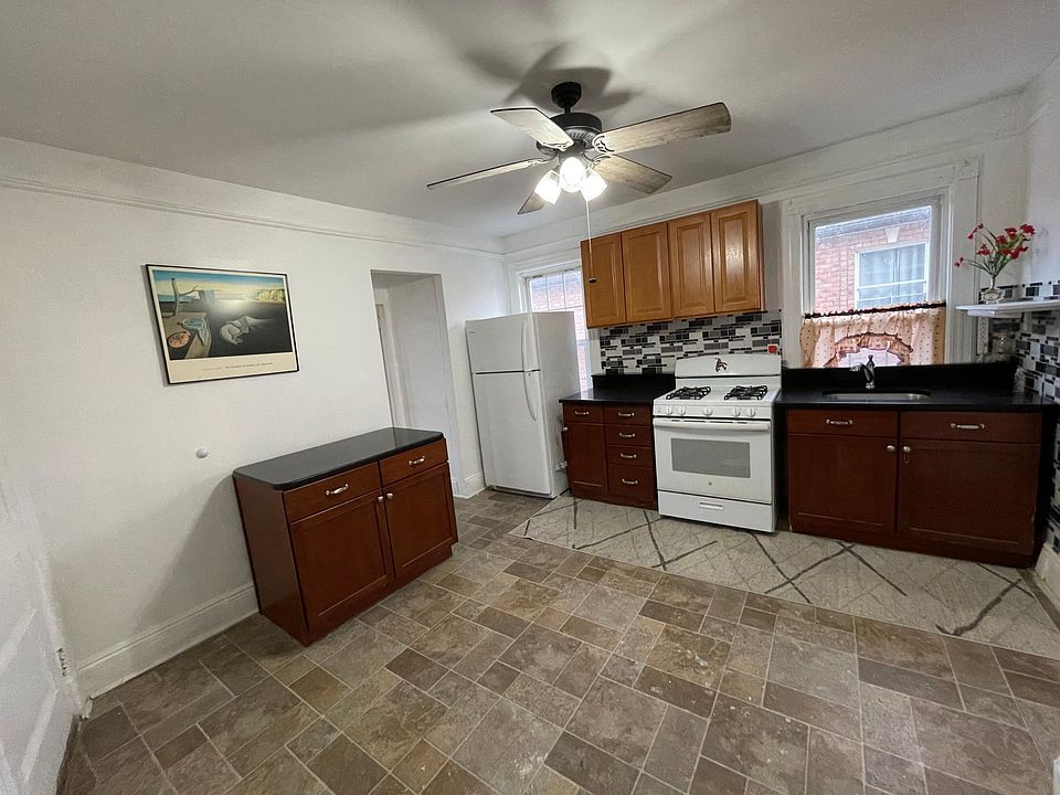 1st image of 189 Street 1/f