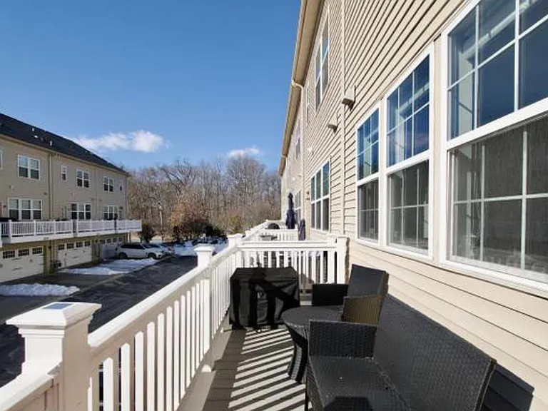 7812 Crescent Park Dr — Photo 6