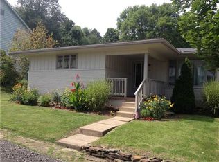 1101 Eisenhower Dr, Russellton, PA 15076