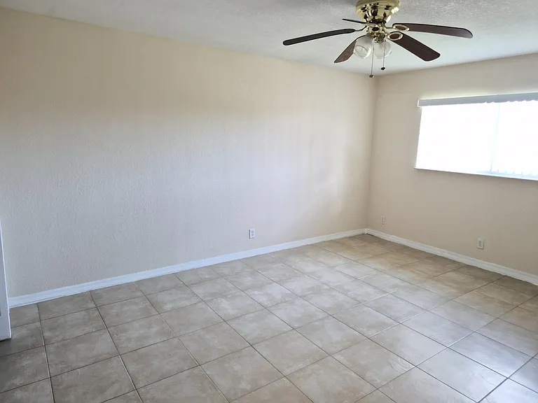 2810 NW 55th Ave #2A — Photo 4