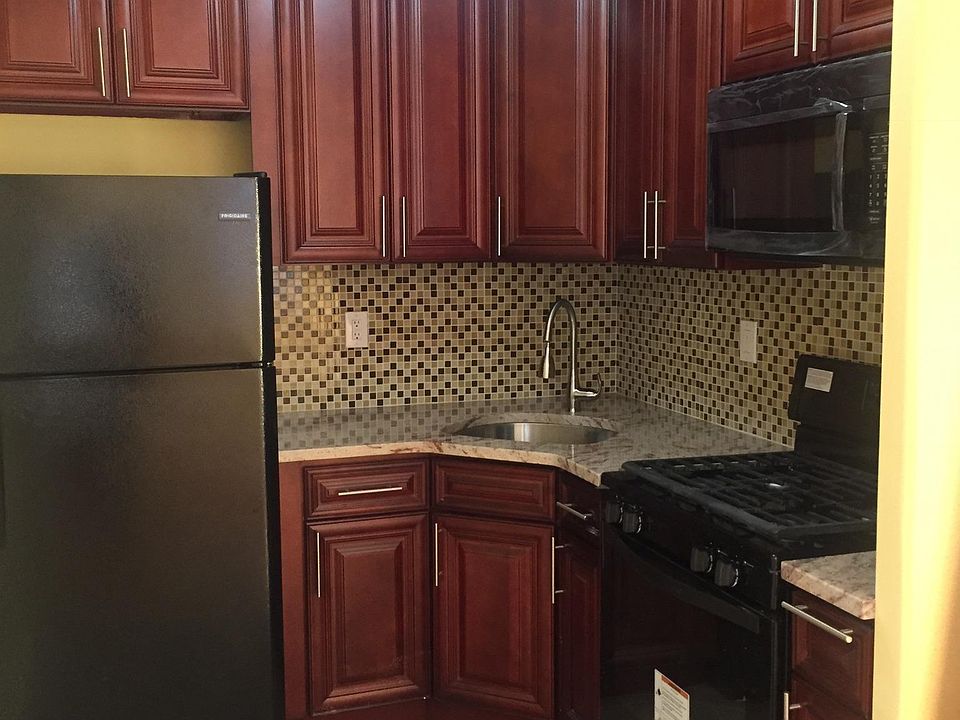1st image of 1067 Gipson St #2