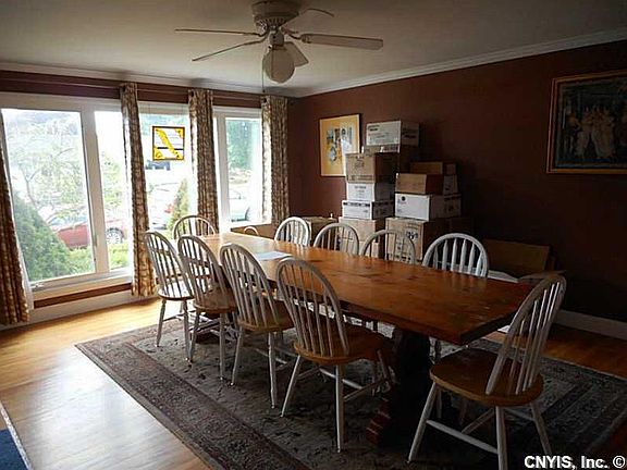 2nd image of 10 Stanford Dr