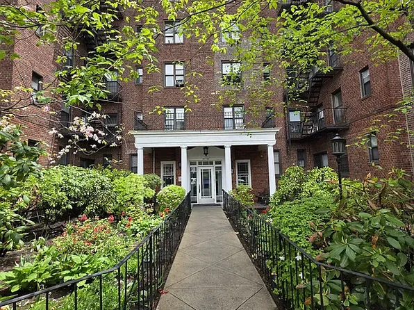 98-50 67th Avenue image 1 of 11