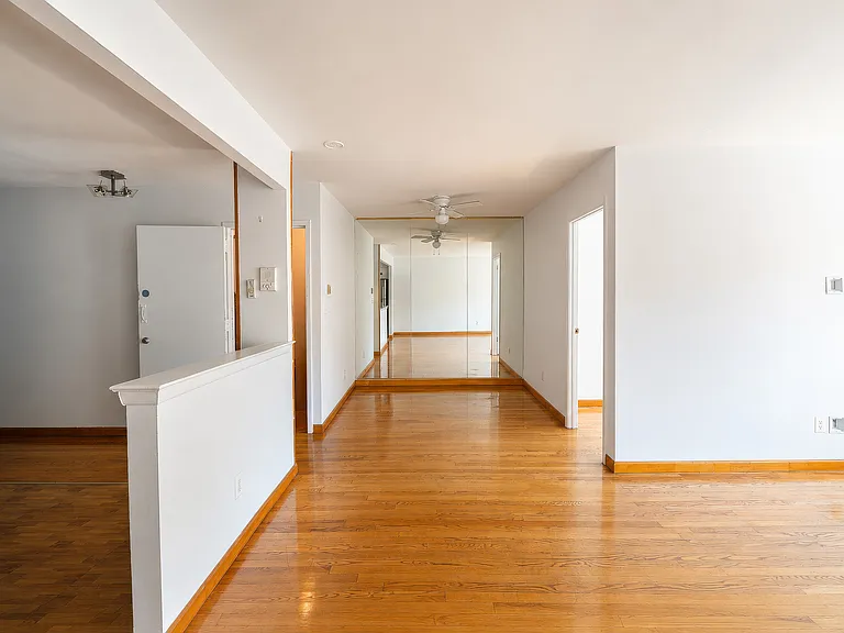2247 Harman St #2 — Photo 4