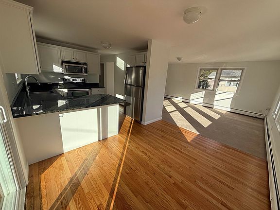 4th image of 153 Rumford Street