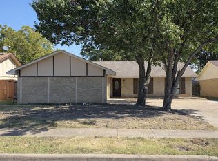 1853 Crooks Ct, Grand Prairie, TX 75051