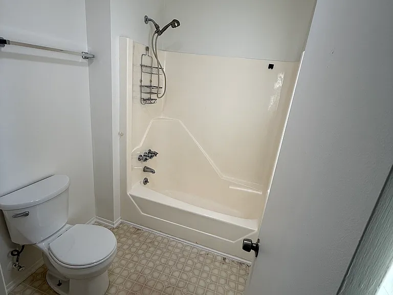 2235 Shadow Valley Rd #E — Photo 2