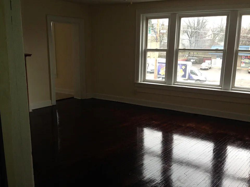 3167 N High St #4